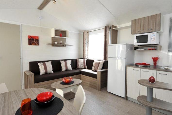 Camping Laroque Des Alberes Exterior photo